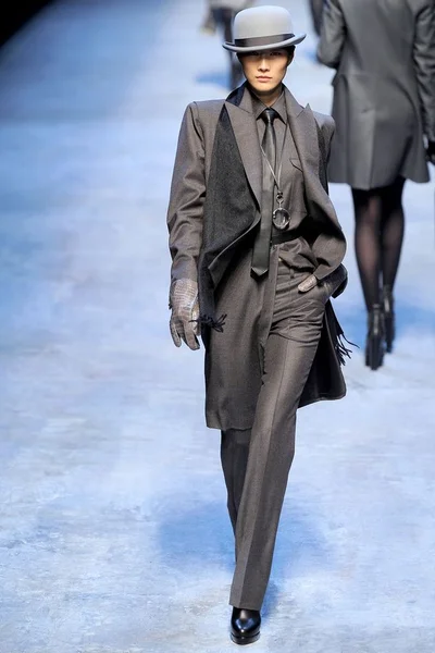 Look 13